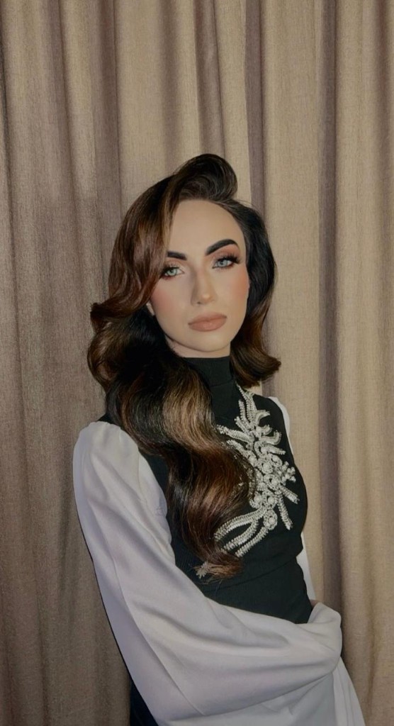 Soft Hollywood waves created by Hairstelle